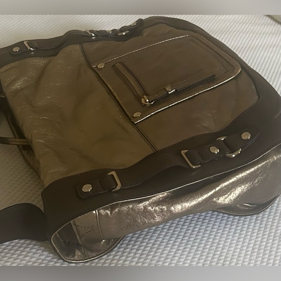 Kooba Gold Metallic Shoulder Bag. Hand crafted from the finest quality leathers - Picture 3 of 9